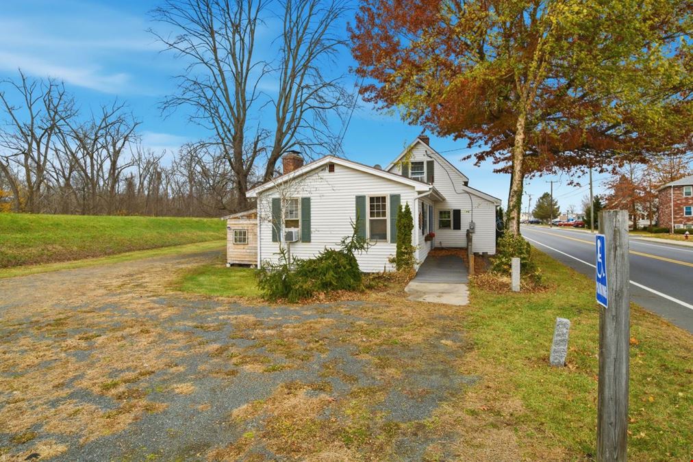 148 River St