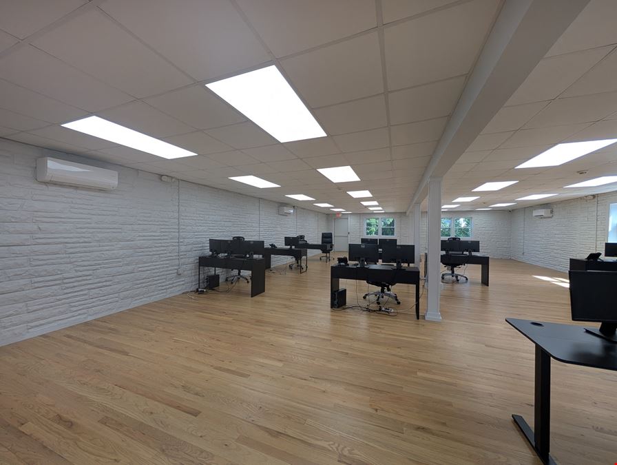655 Middle Country Rd 2995 sq.ft office space