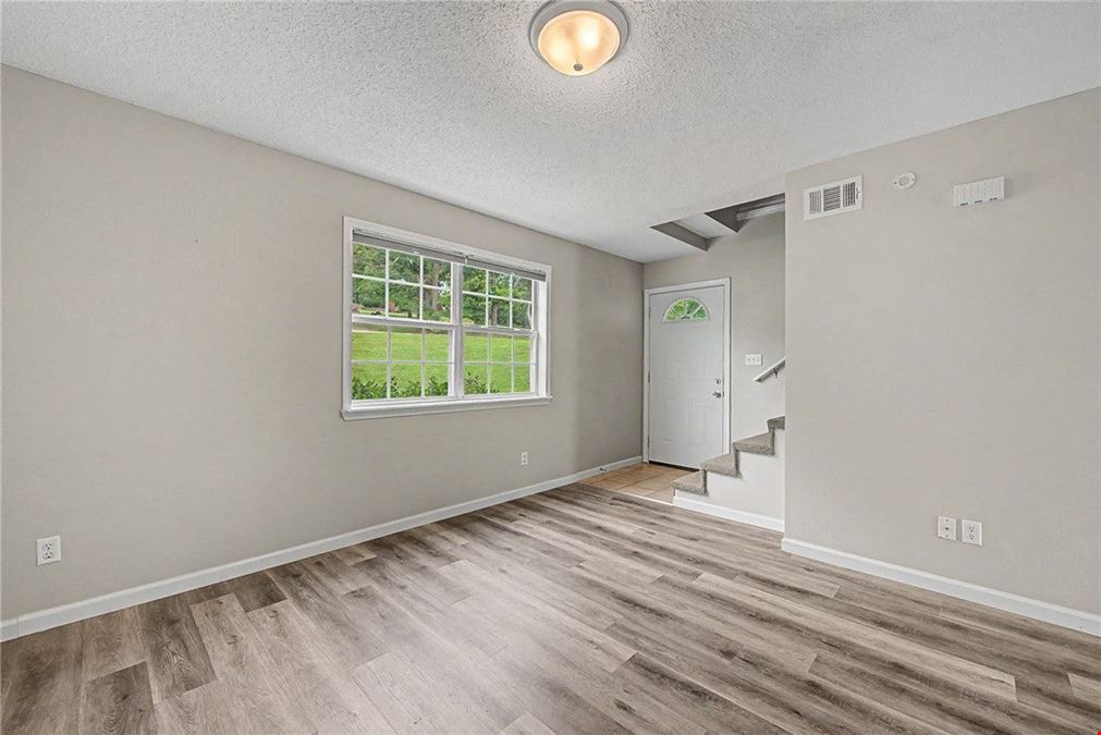 18 Green Meadow Lane