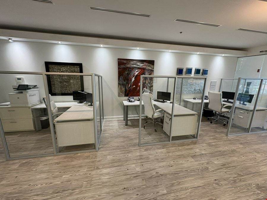Metropolitan Suite 607