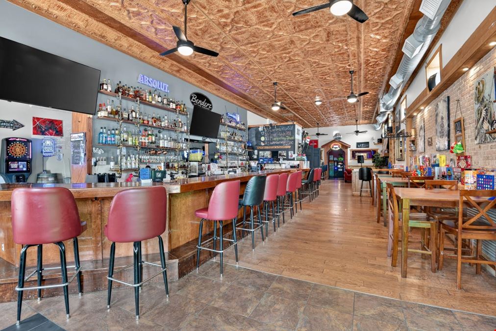 Benderz - 400 Washington St, Auburn IL  62615