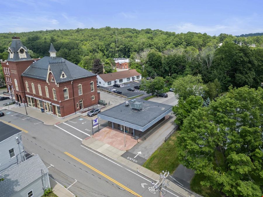 Well-located 2,924 SF Stand-alone Commercial Building in Merrimac, MA