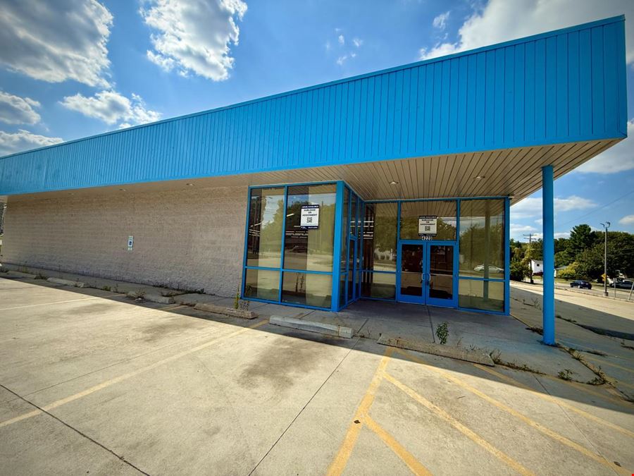 Stand Alone Retail on Signalized Corner Lansing MI