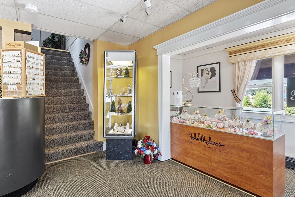 12 Lindell Ave