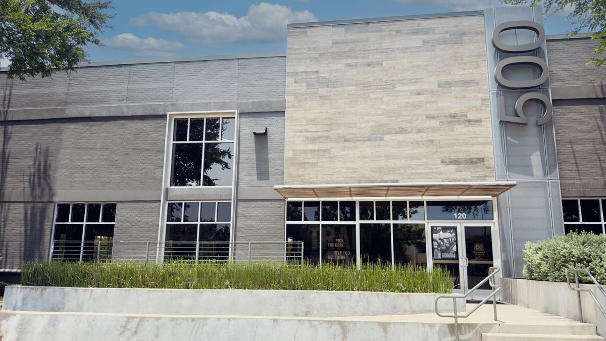 500 W Bethany Dr