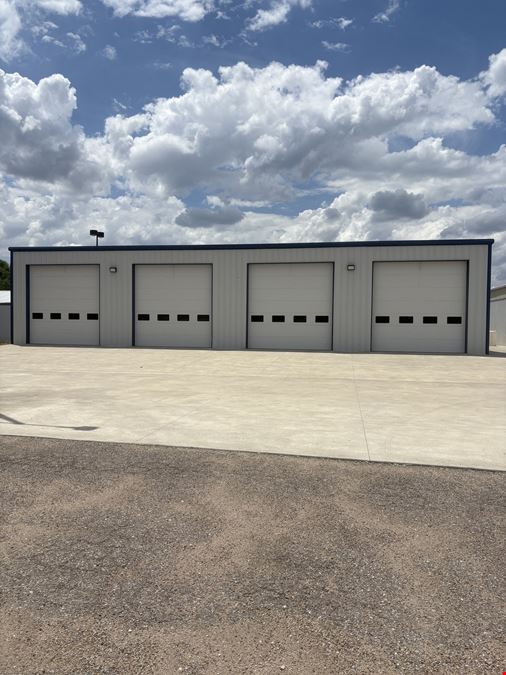 INDUSTRIAL BUILDINGS ON 5± ACRES