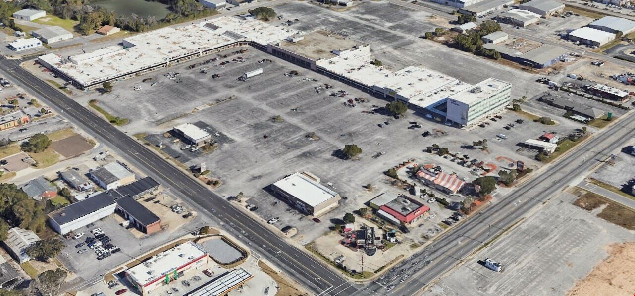 3300 N Pace Blvd