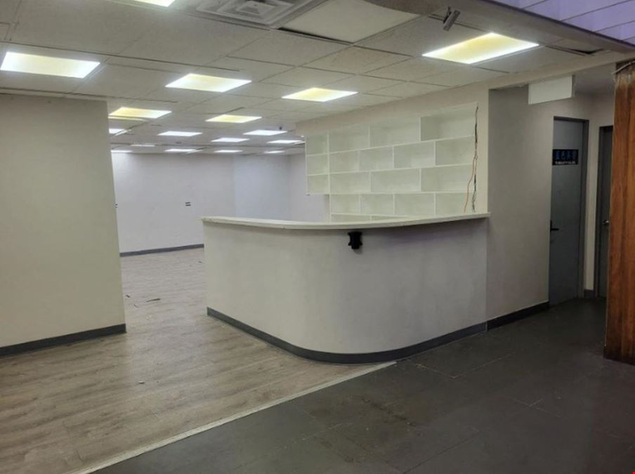 Spacious Restaurant Salon Pharmacy Retail Store Off Main Street Lease