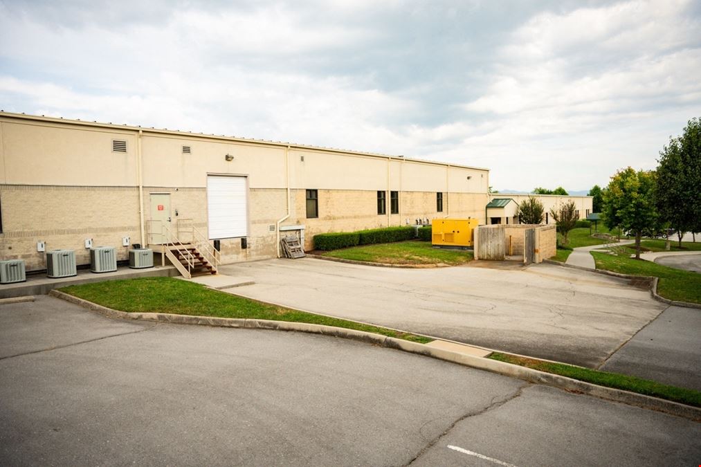 56,604 SF Office or Flex Redevelopment | Knoxville, TN MSA