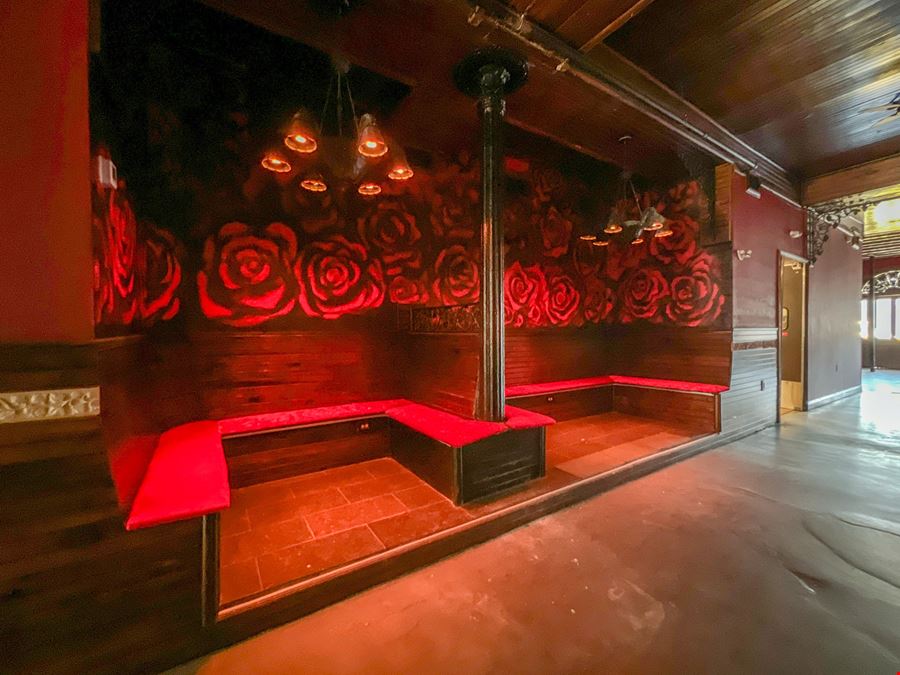 Turnkey Bar in the Heart of the French Quarter - Sale/Lease
