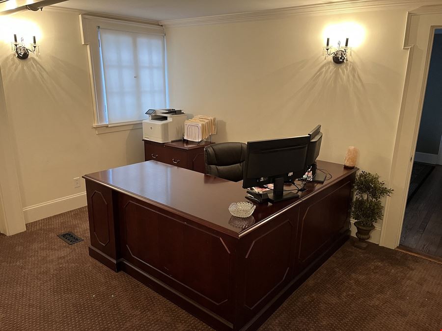 Furnished 2nd Floor Office Suite