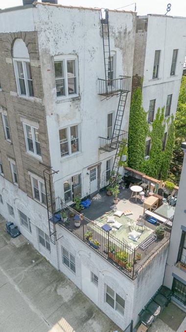 210 Lewis Ave
