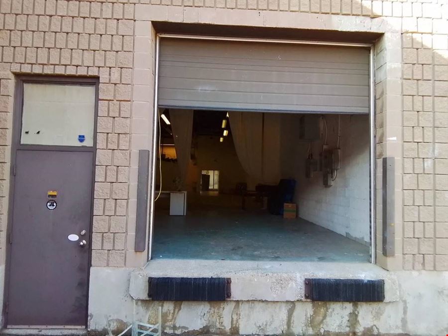 2,000 sqft private industrial warehouse for rent in Mississauga
