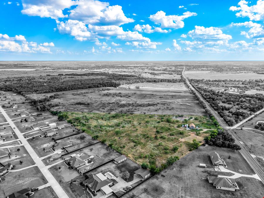 Land Multi-Family Development in Oak Ridge - 7348 N State Highway 34