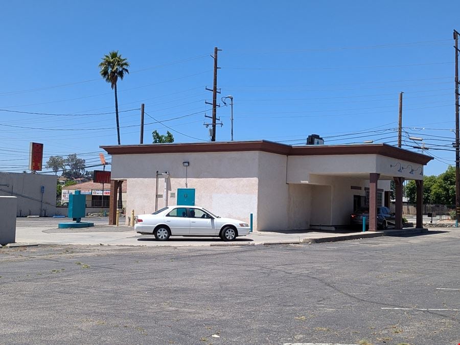 2535 Del Rosa Avenue