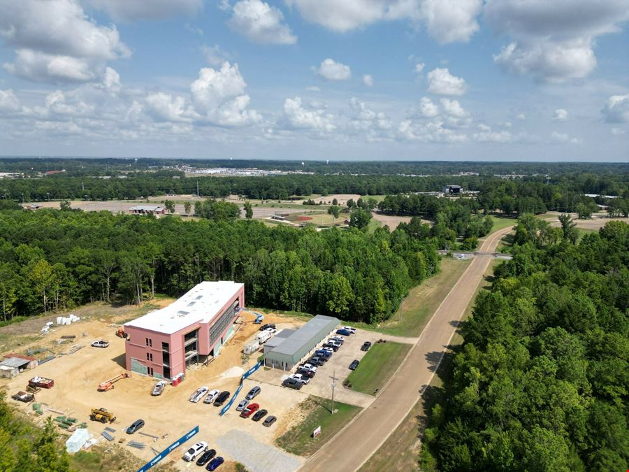 Class A Office - New Construction - Brandon / Amphiteatre District