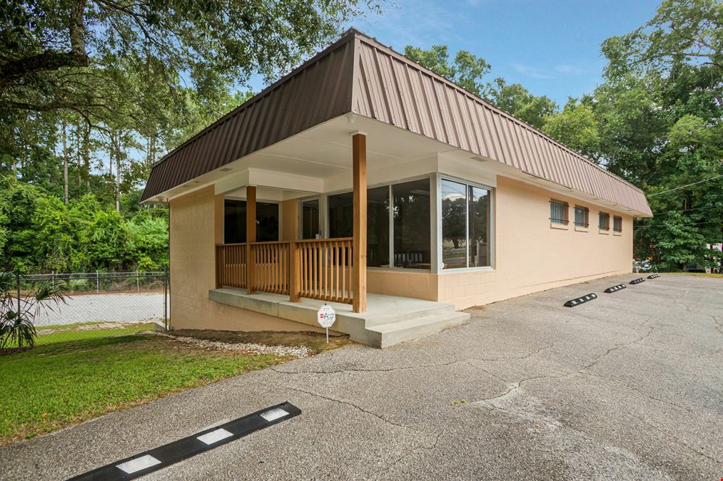 6900 W Fairfield Dr