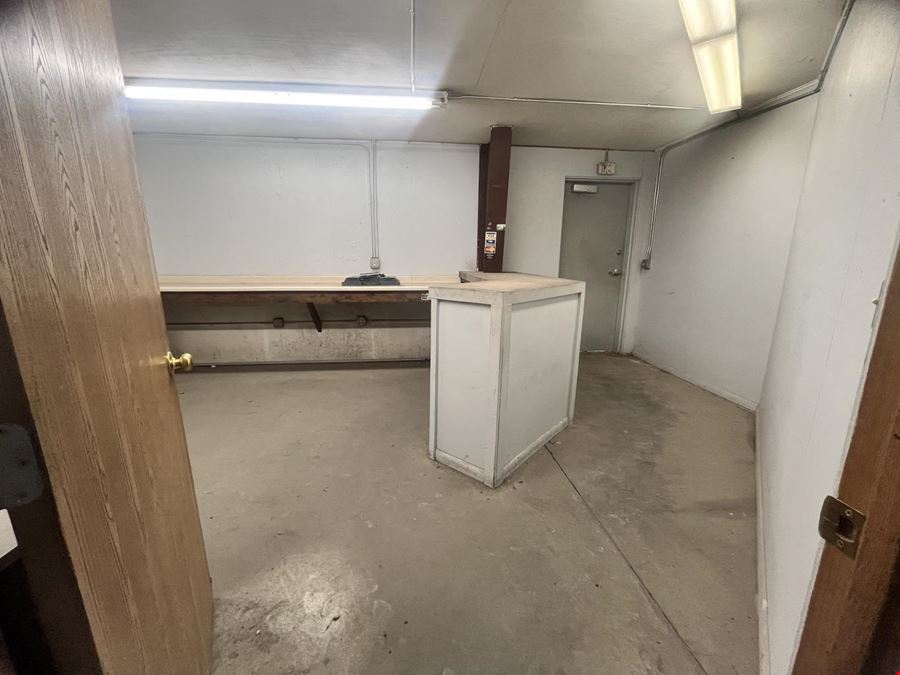 Industrial Shop Near Eglin St with Loading Dock & Office