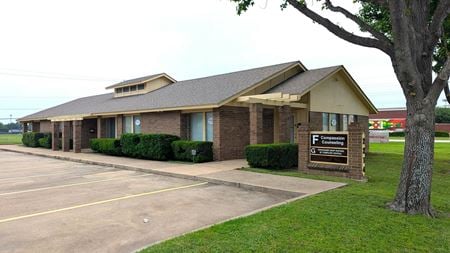 Preview of Office space for Rent at 2214 & 2218 Michigan Ave