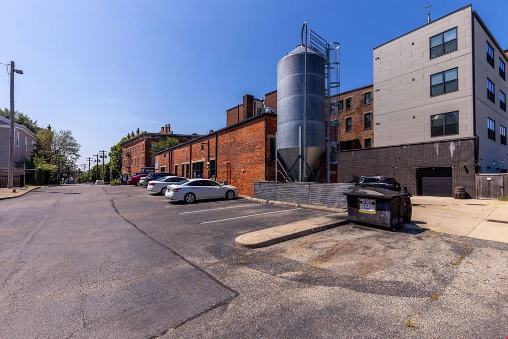 2800 Woodburn Ave