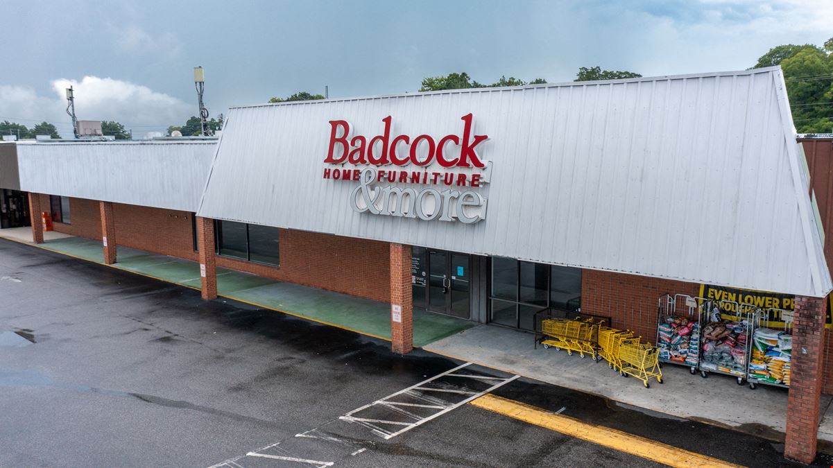17,600+ SF Anchor Space Available