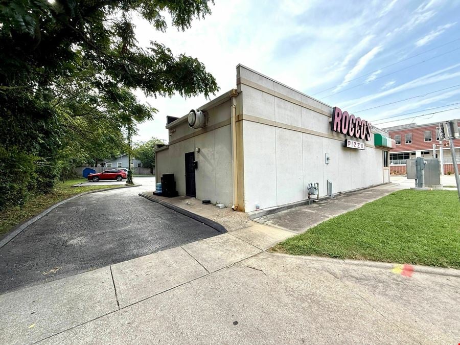 1,359 SF Freestanding Restaurant / Retail Building For Sale in Northeast Springfield