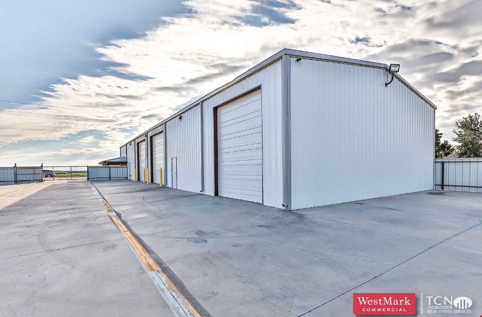 Spacious Office/Warehouse on 1-Acre Lot