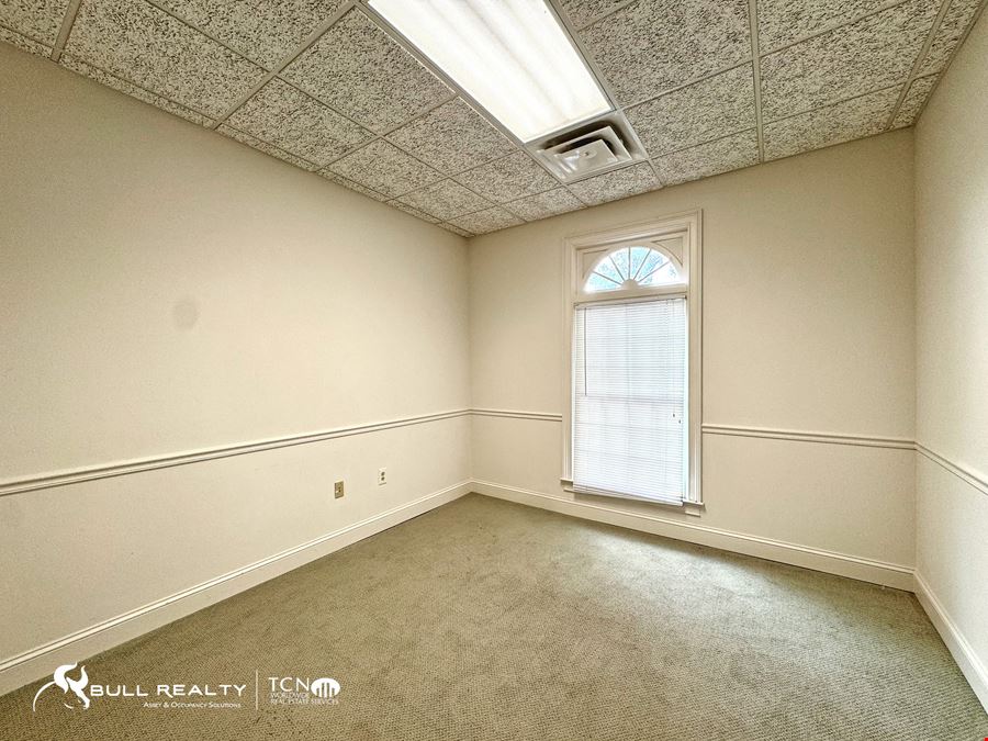 Marietta Office Suites | Five Full-Service Office Suites | ±650 SF to ±2,375 SF