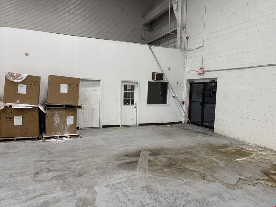 1852 - Levittown Warehouse
