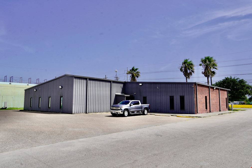 1402 Holly Road