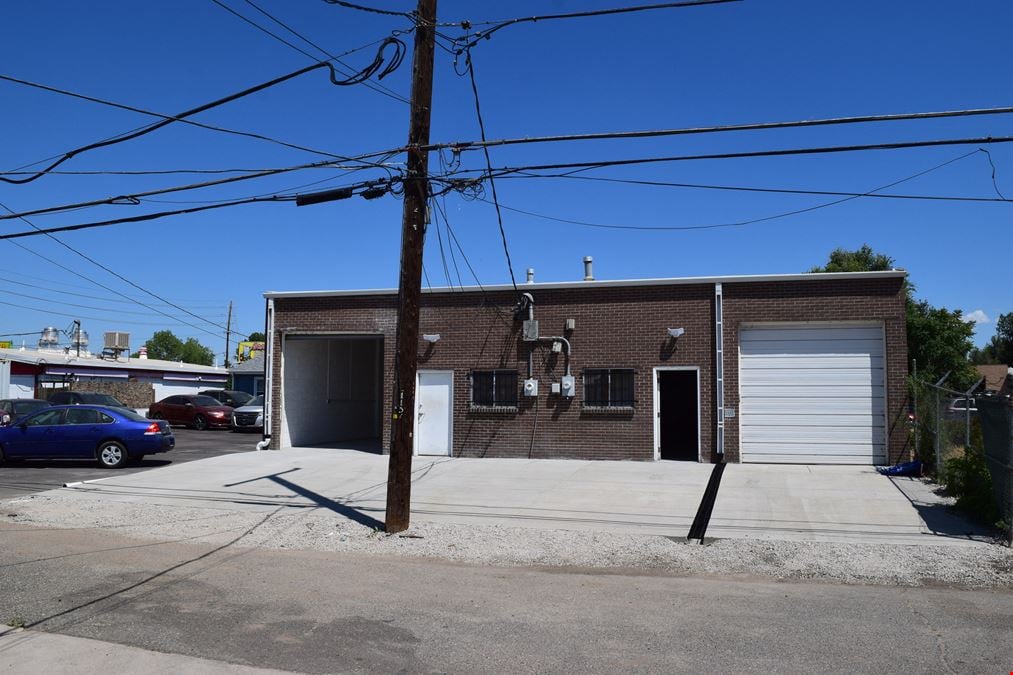 2,000 SF office warehouse unit with drive through 10'x10' doors