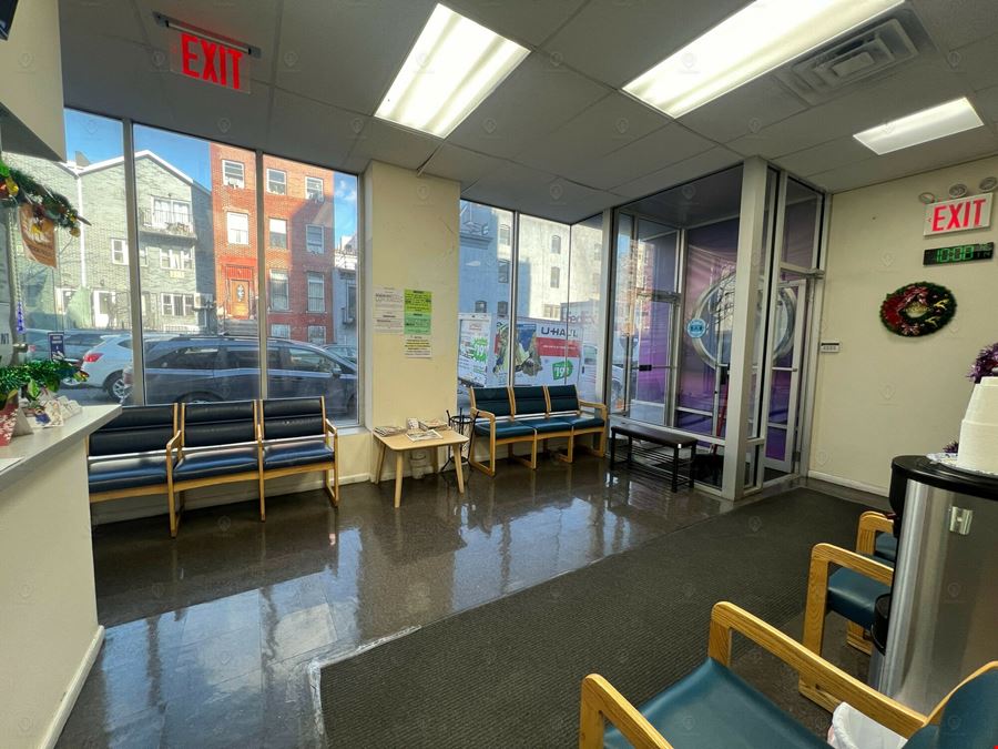 2,150 SF | 488 Lafayette Avenue | Built-Out Office with High Ceilings for Lease
