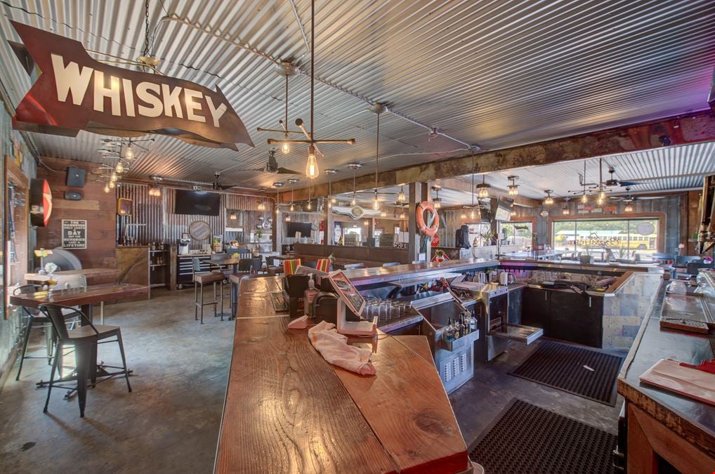 Chinook Restaurant & Bar