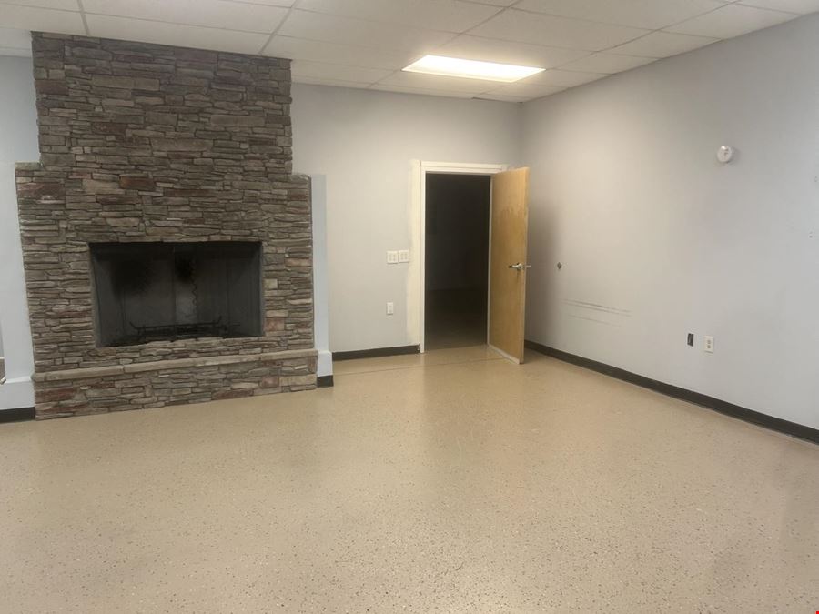 Flexible Retail/Flex Space with High Visibility