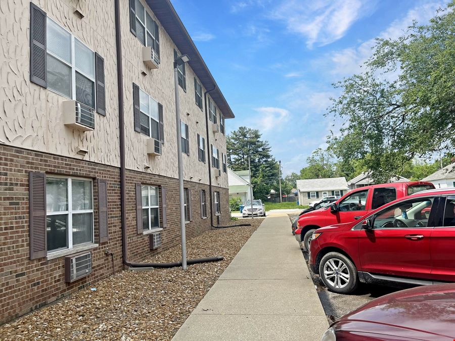Golden Oak Apartments