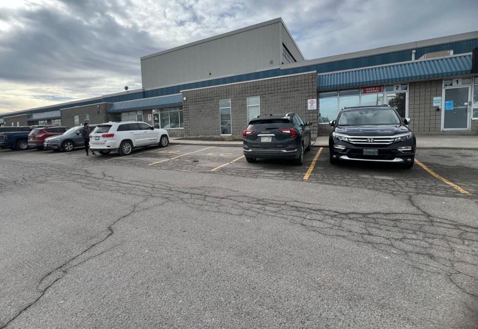 9,213 sqft industrial warehouse with 0.75-acre land in Whitby