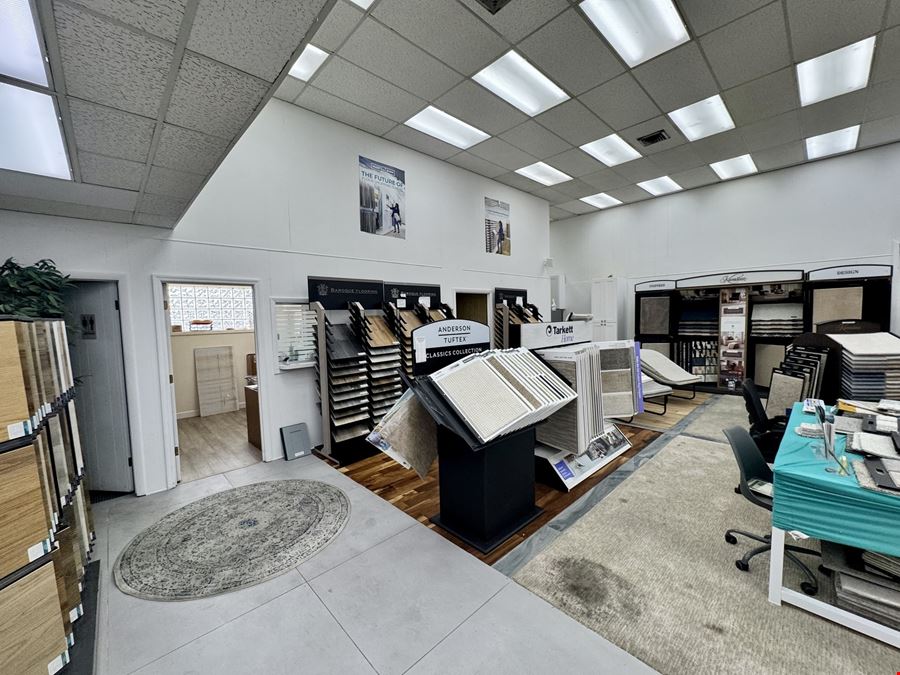 Showroom & Warehouse in Ormond Beach - 9,693 SF