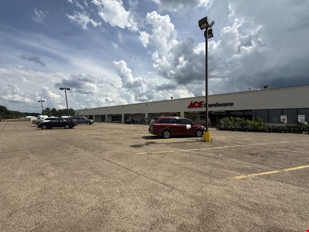 Preview of Retail space for Rent at 943 Mississippi 42