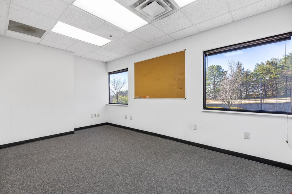 Midpark Road 2,600-22,000 SF Avail. Bus/Ind Park