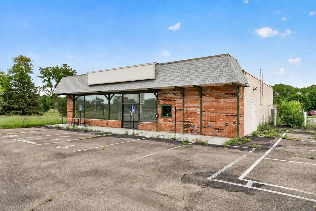 Free Standing Retail Building For Lease