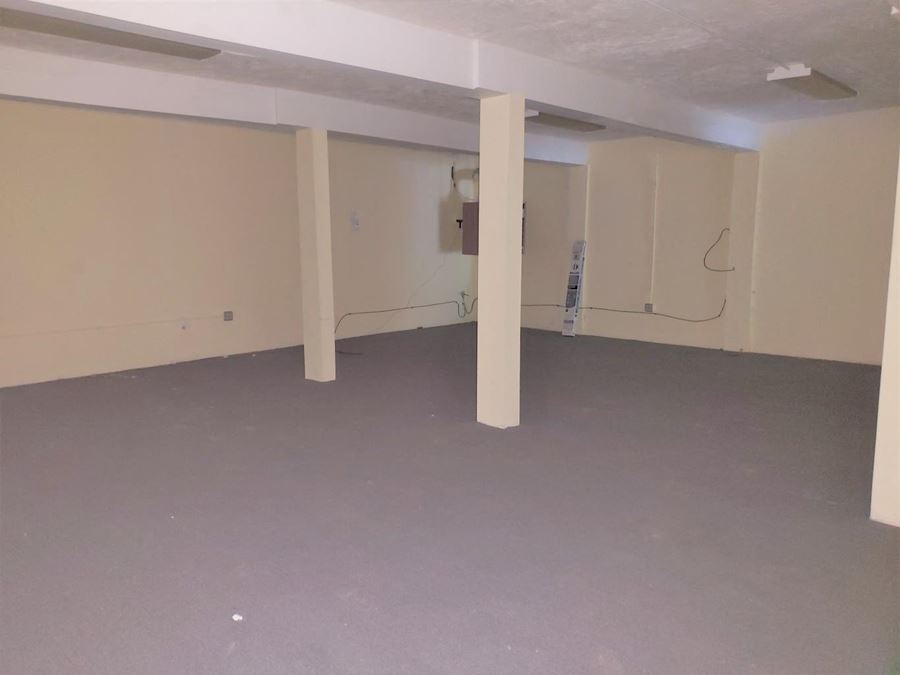 Contractor Bay with Office