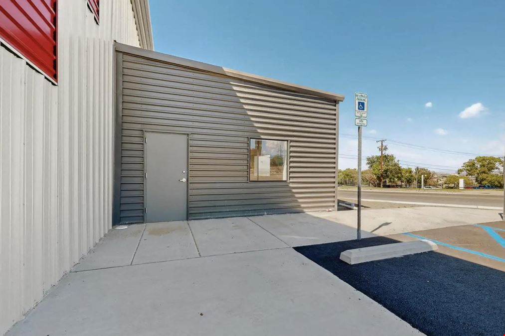 New Build Warehouse Suites Next to Airport & i-25