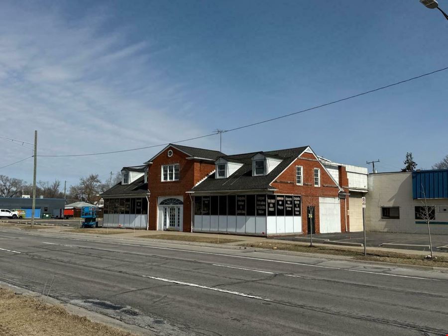 3377 Fort St