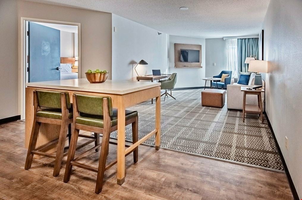 Staybridge Suites Cedar Rapids North