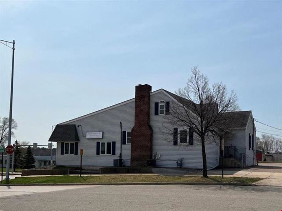 2402 Grand Ave