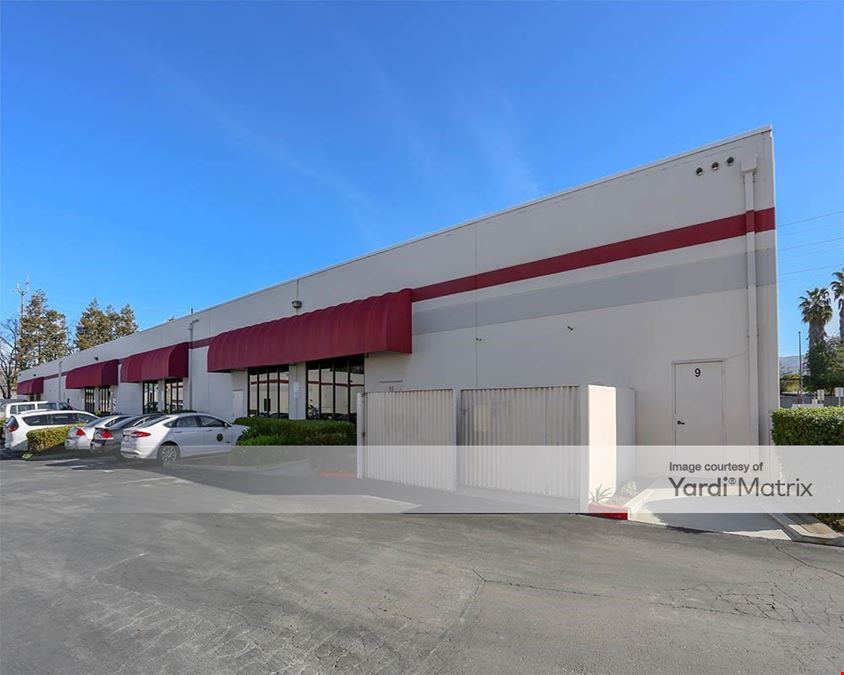Las Plumas Business Park