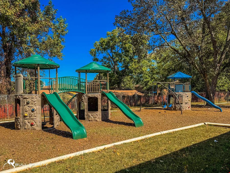 Operating Daycare with FF&E | ±8,270 SF