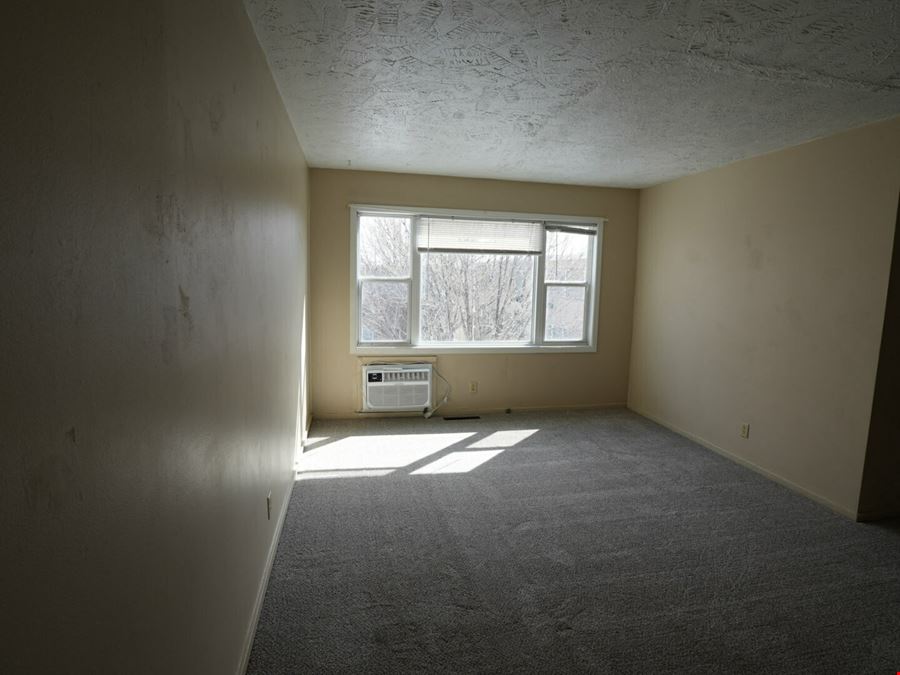 35 Apt Units: Highland Drive