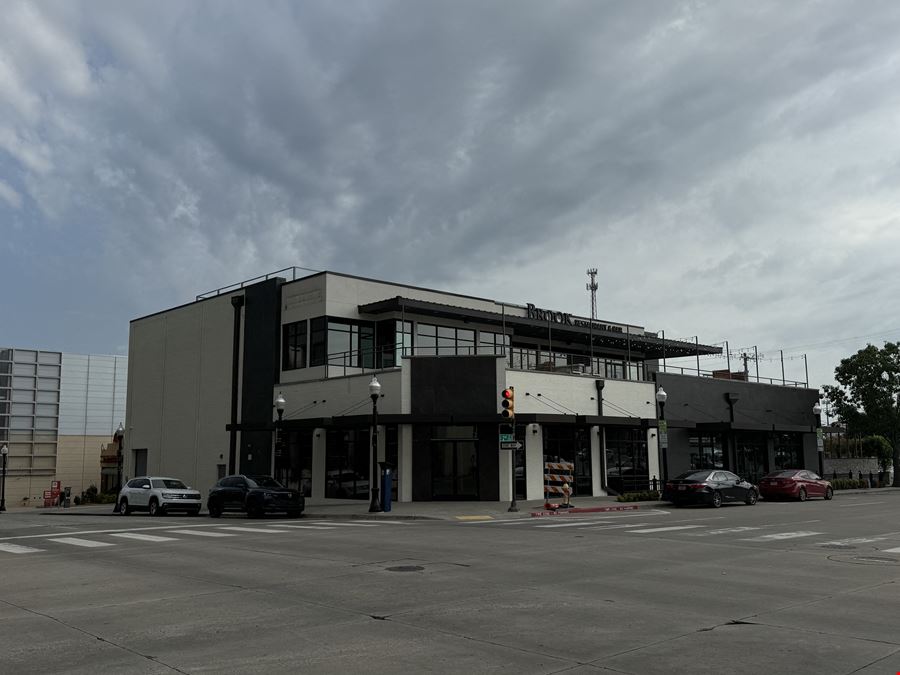 201 E 2nd St - Mixed Use