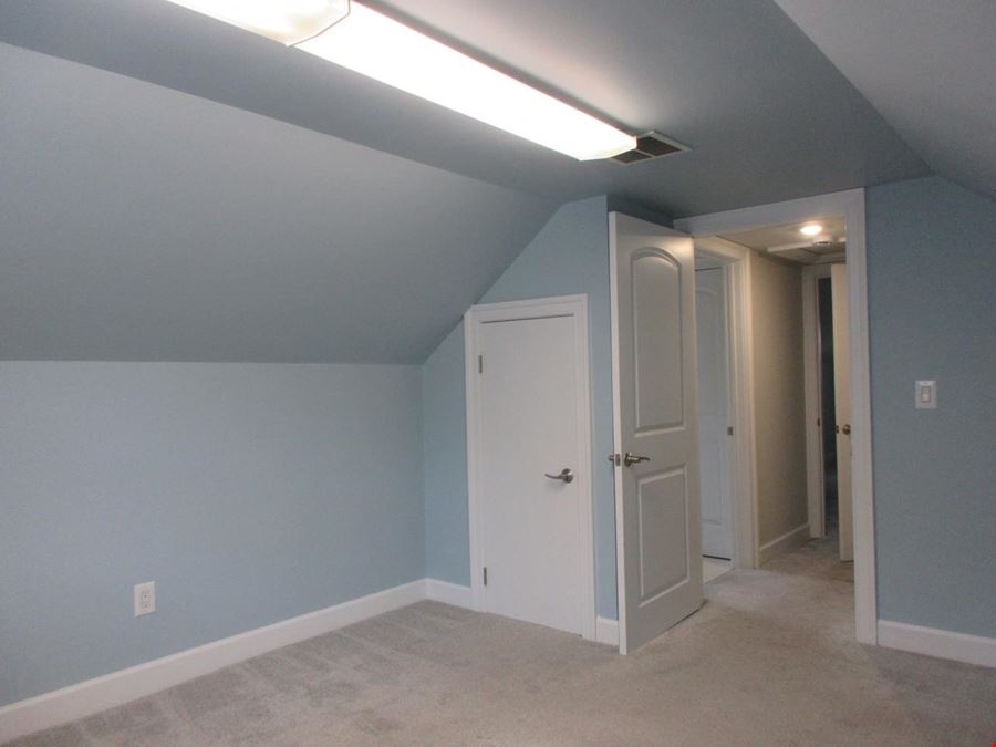 10 Stiles Ave